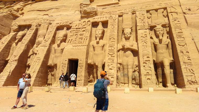 Aitor en Abu Simbel