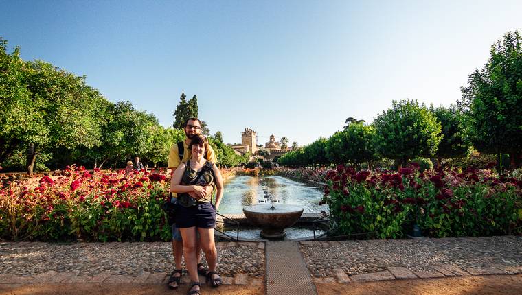 Comete el Mundo en los jardines del alcázar de Córdoba