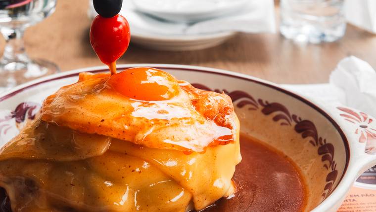 Comida tipica Oporto Francesinha