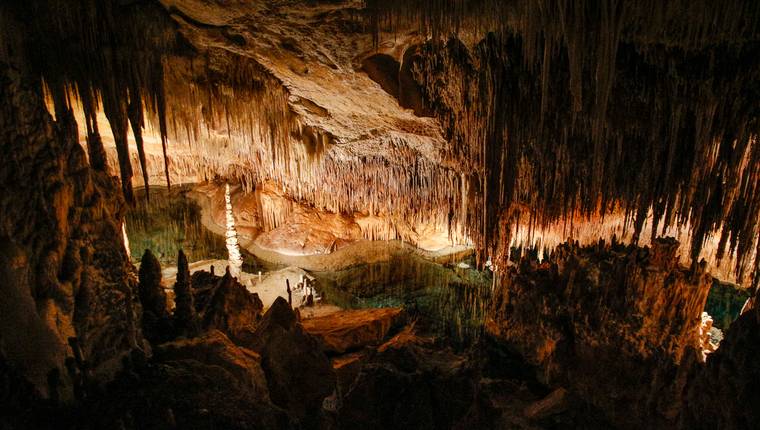 Agua subterranea en las cuevas del Drach