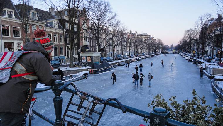 Que ver en Amsterdam patinando en los canales Que ver en Amsterdam patinando en los canales