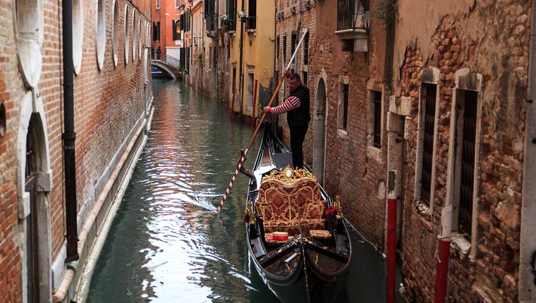 Viajar a Venecia Gondola