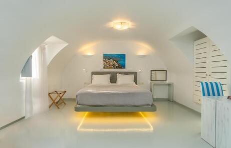 Central Fira Suites