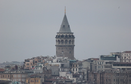 La torre Galata y el barrio europeo de Beyoglu