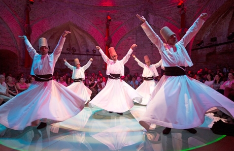 La ceremonia espiritual de los derviches en Estambul