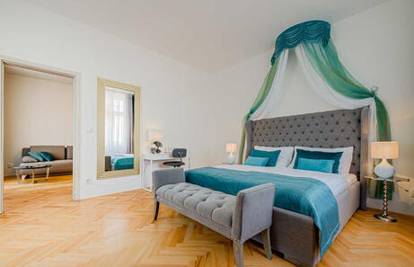 Gold Art Apartments