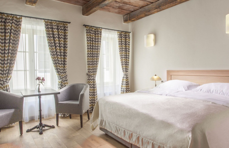 Hotel At the White Lily