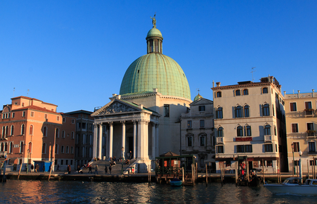 Cómo Moverse por Venecia en Transporte Público