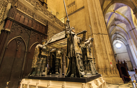 Impresionante feretro de Colon en la Catedral de Sevilla Impresionante feretro de Colon en la Catedral de Sevilla