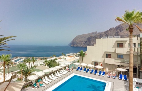 Klayman Diamond Aparthotel, Acantilado de los Gigantes