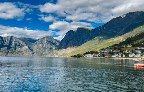 Mejor Época para los Fiordos Noruegos: ¿Cuándo Ir?