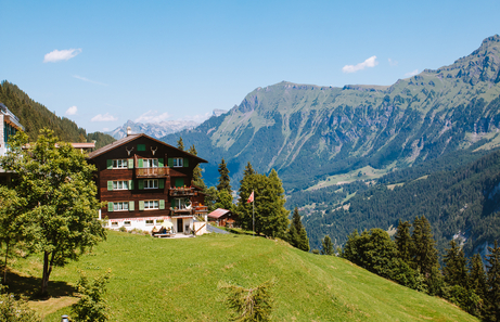 Los mejores pueblos de los Alpes Suizos para adentrarte en su naturaleza