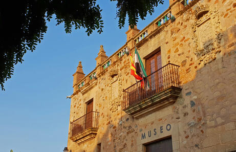 Que ver en Cáceres palacio de las Veletas