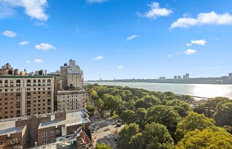 Riverside Tower Hotel