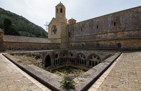 Abadías de la ruta cátara: Abadía Fontfroide y la Abadía de Lagrasse