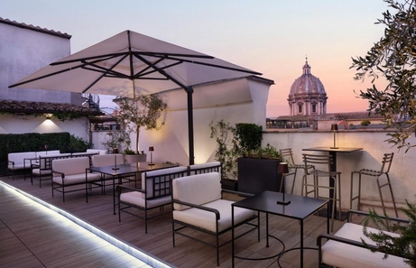 Terrace Pantheon Relais