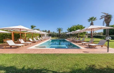 Villa Carlotta Resort