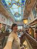 Henar en la librería Lello