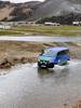 Vadeando río al llegar a Landmannalaugar con una Happy Camper 4x4