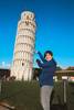 Henar sujetando la Torre de Pisa