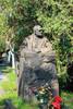 Que ver en Moscu - Lapida esculpida en el cementerio de Novodivichy