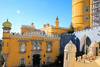 Viajar a Lisboa Castillo da Pena pintado de amarillo