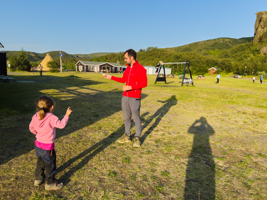 Ir a campings en Islandia con niños