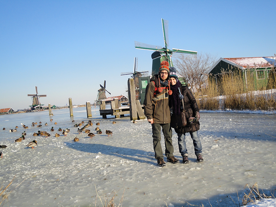 Sobre el hielo del río en Zaanse Schans Sobre el hielo del río en Zaanse Schans