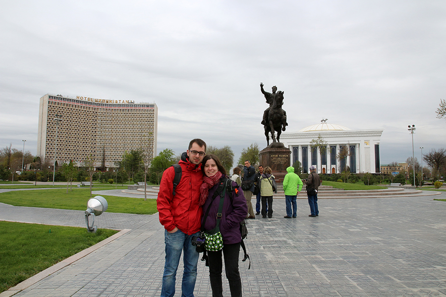 Estatua de Emir Timur en Tashkent Estatua de Emir Timur en Tashkent