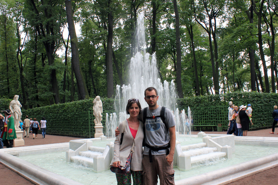 Fuente piramidal en San Petersburgo Fuente piramidal en San Petersburgo