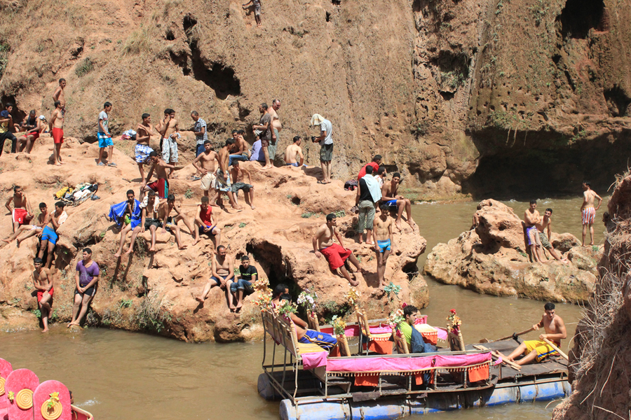Bañistas en Ouzoud - Marruecos Bañistas en Ouzoud - Marruecos