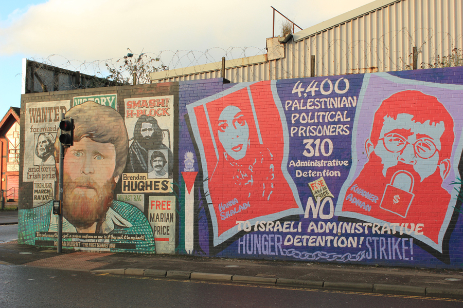 Prisioneros de palestina en los murales de Belfast Prisioneros de palestina en los murales de Belfast