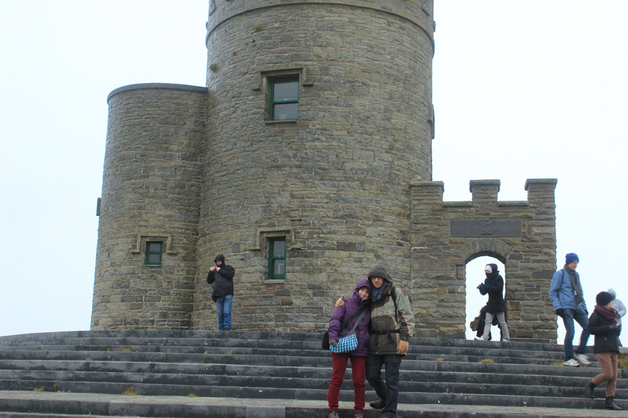 Torre en los Cliffs of Moher Torre en los Cliffs of Moher