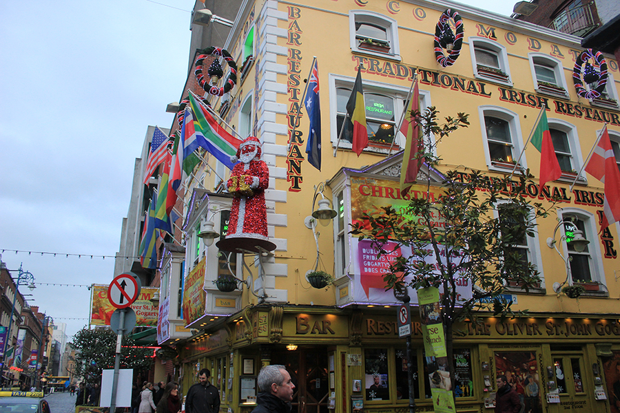 Pub navideño en Temple Bar Pub navideño en Temple Bar