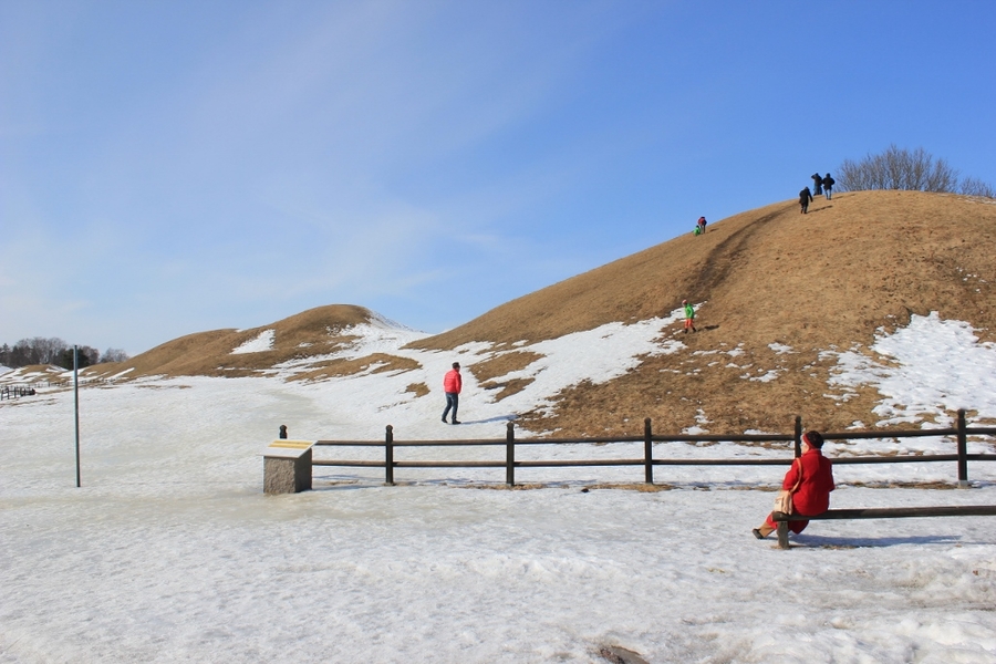 Colinas fúnebres de la Gamla Uppsala Colinas fúnebres de la Gamla Uppsala
