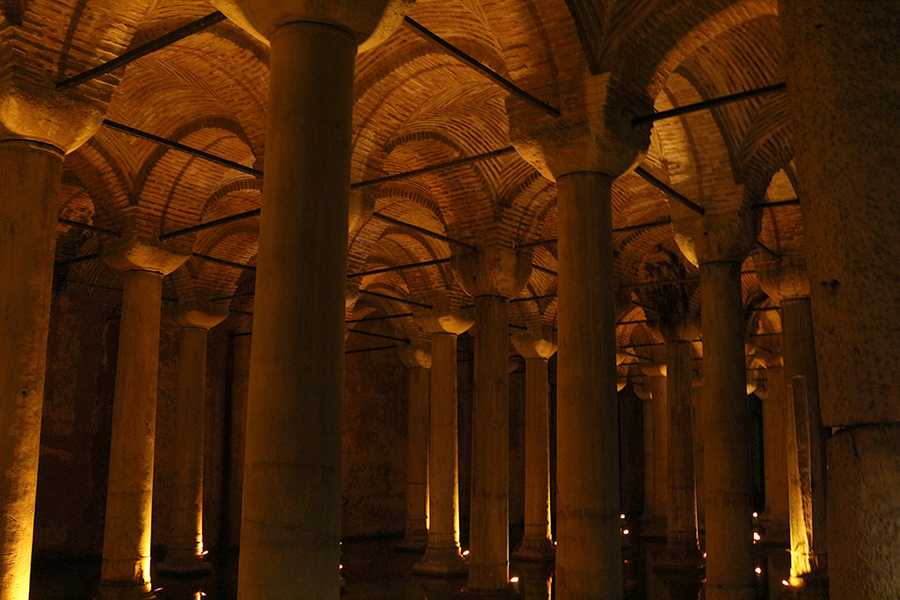 Interior cisterna de Yerabatan