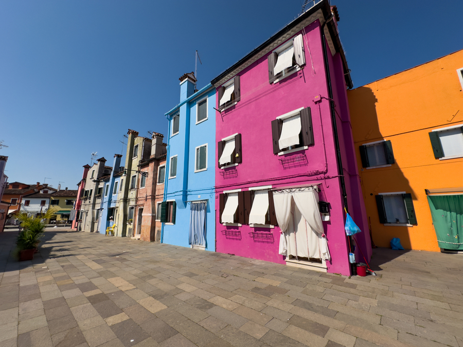 Viajar a Venecia e ir de excursión a la isla de Burano