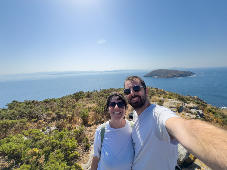 Isla de Ons desde las Rías Baixas