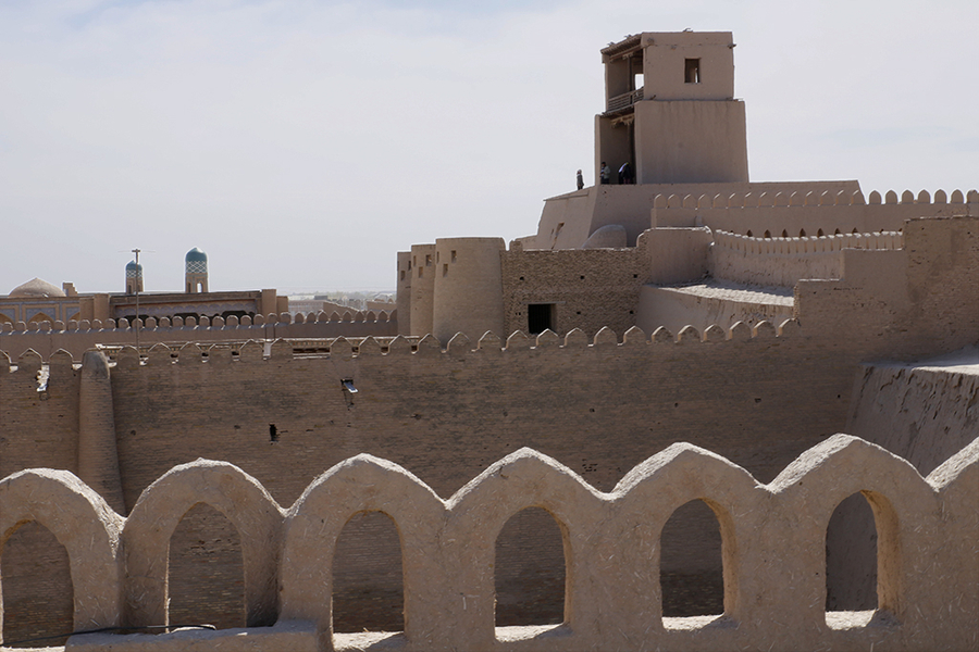 Itchan Kala desde el bed and breakfast Meros