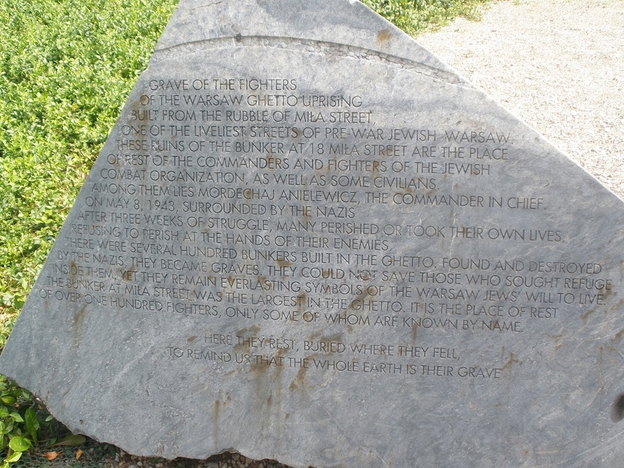 Lapida en memoria del alzamiento del gueto de varsovia Lapida en memoria del alzamiento del gueto de varsovia
