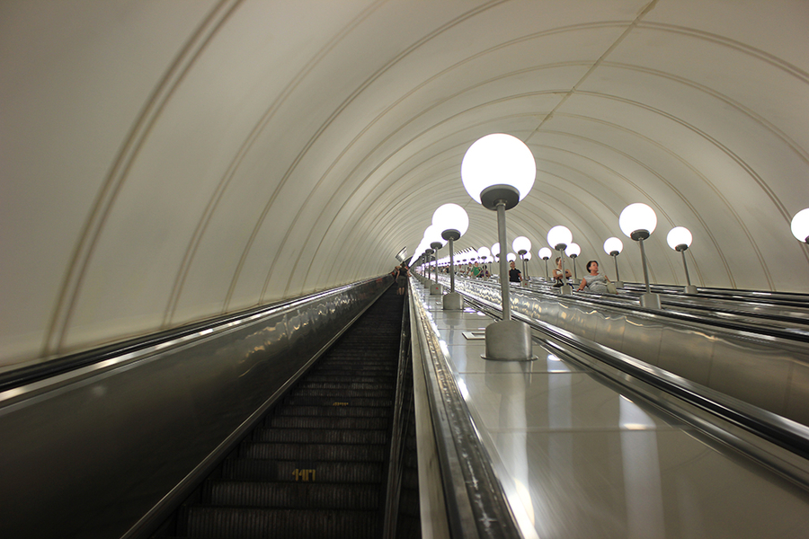 Parada muy profunda del metro de Moscu Parada muy profunda del metro de Moscu