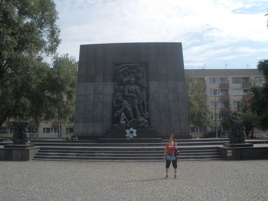 Monumento a los heroes del gueto de varsovia Monumento a los heroes del gueto de varsovia