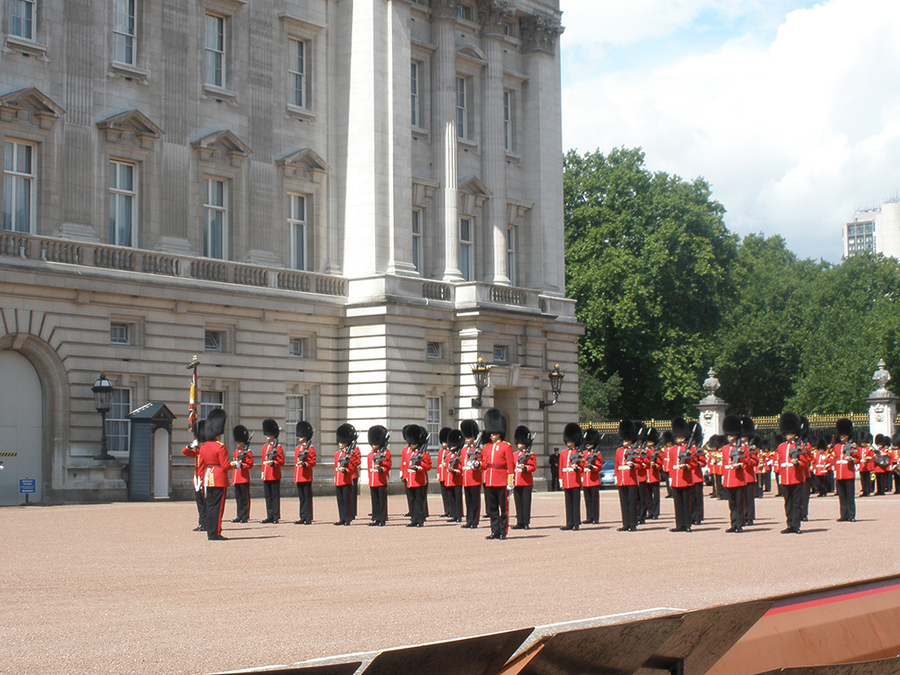 Guardias en el Buckingham Palace Guardias en el Buckingham Palace