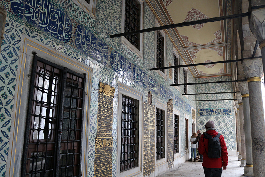Patio de los eunucos negros en el haren del palacio Topkapi