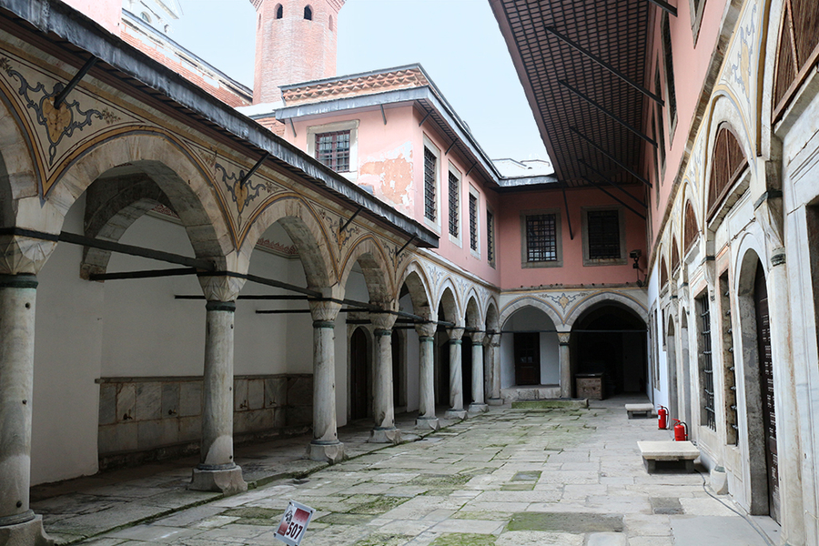 Patio pequeno en el Palacio Topkapi