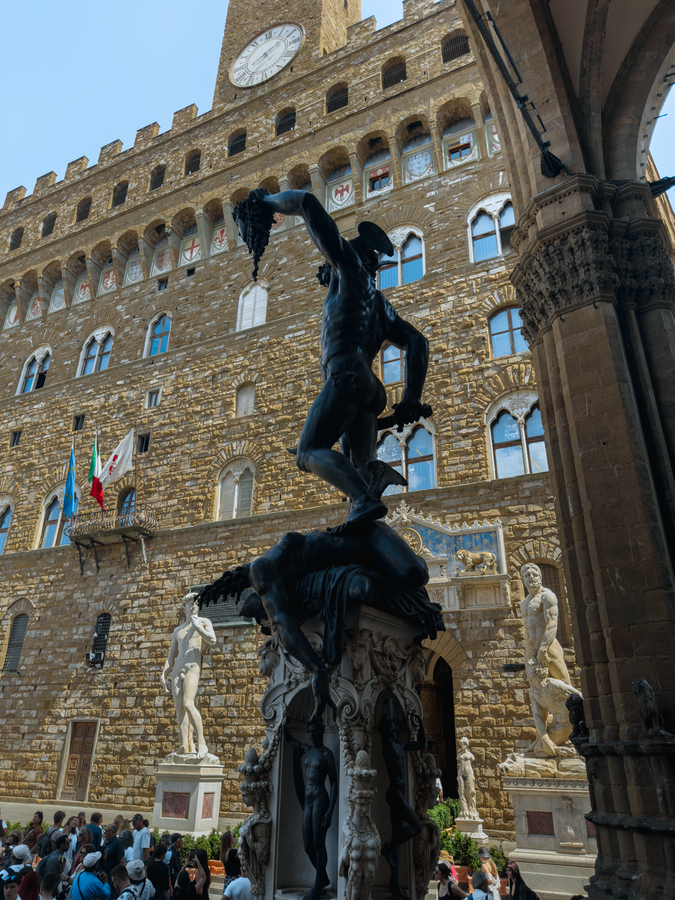 Piazza de la Signoria, uno de los sitios importantes que ver en tu primer viaje a Florencia