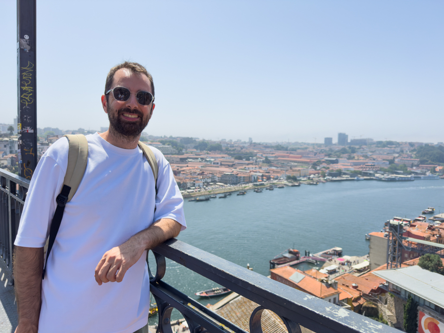 Cruzar el Puente de Luís I en la ruta por Oporto en 3 días