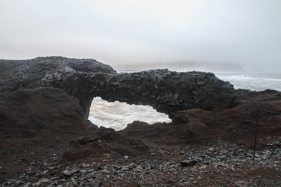 Arco creado por el magma en Dyrholahey Arco creado por el magma en Dyrholahey