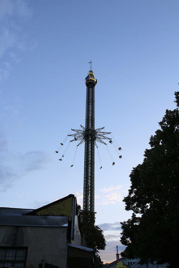 Atraccion sillas giratorias altisima en el Prater Atraccion sillas giratorias altisima en el Prater