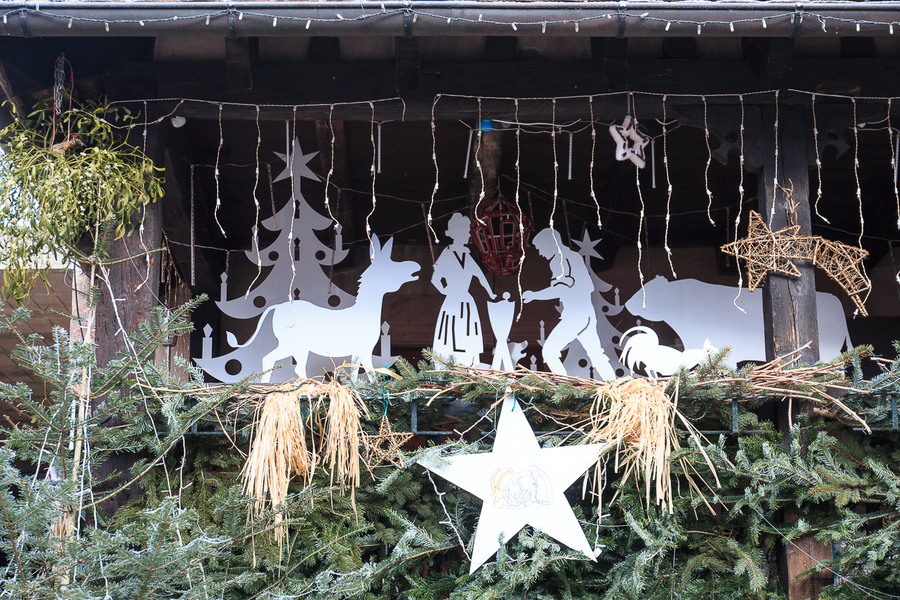 Pesebre hecho con siluetas en Alsacia - Berheim Pesebre hecho con siluetas en Alsacia - Berheim